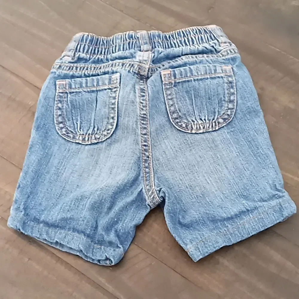 Old Navy Little girls shorts size 18 to 24 months